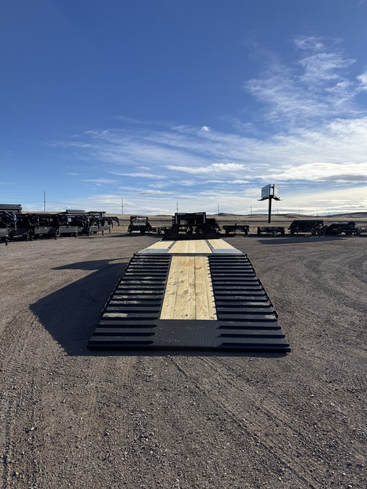 102"x32' Load Trail Equipment