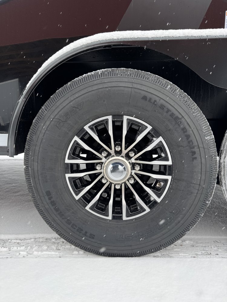 8.5'x32' AERO Enclosed Cargo