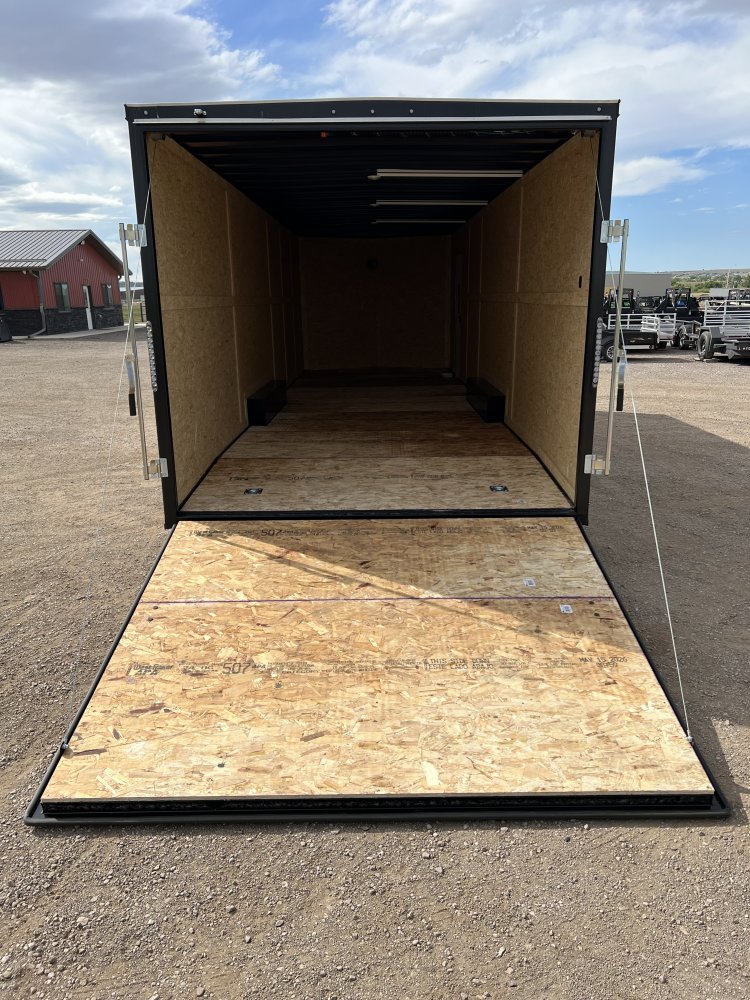 8' 6"x28' AERO Enclosed Cargo
