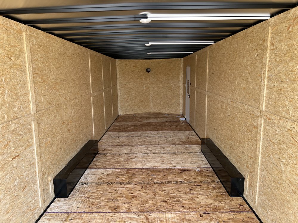 8' 6"x28' AERO Enclosed Cargo