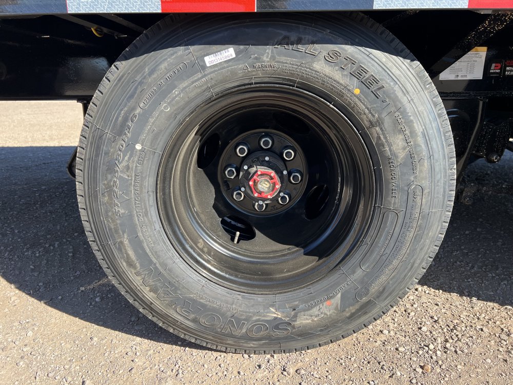 102"x32' Load Trail Equipment