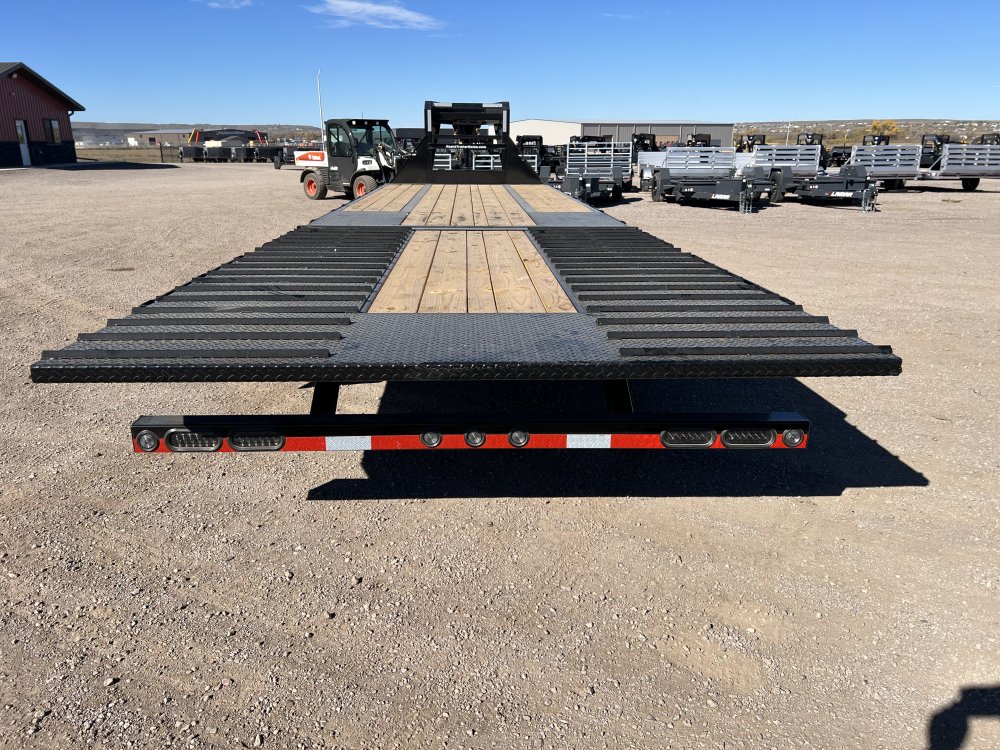 102"x32' Load Trail Equipment