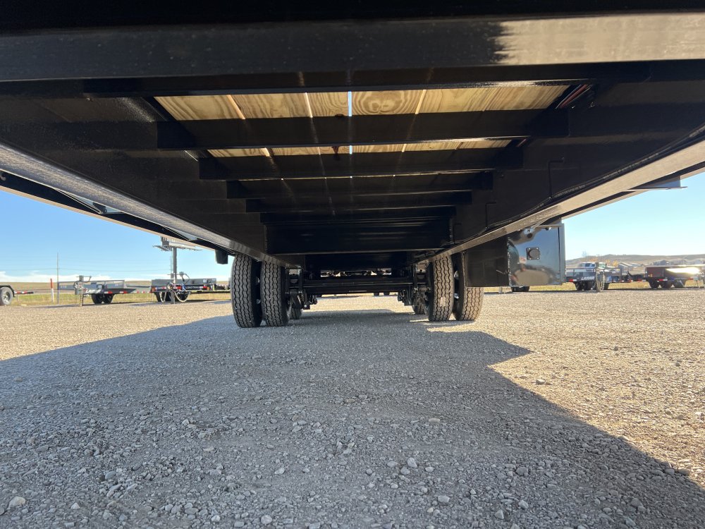102"x32' Load Trail Equipment
