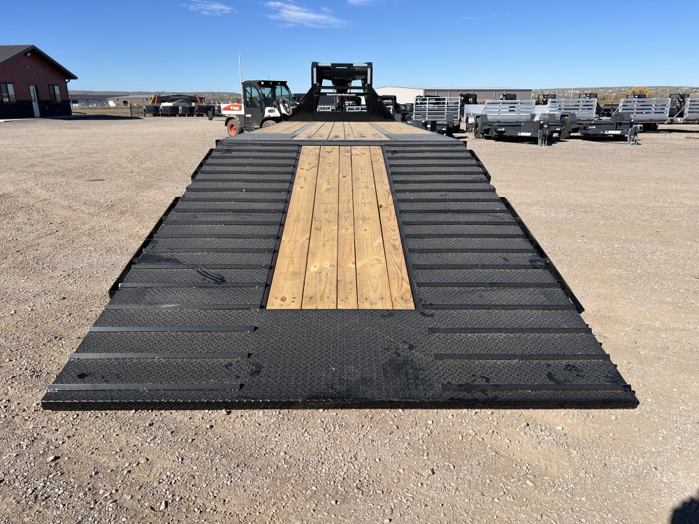 102"x32' Load Trail Equipment