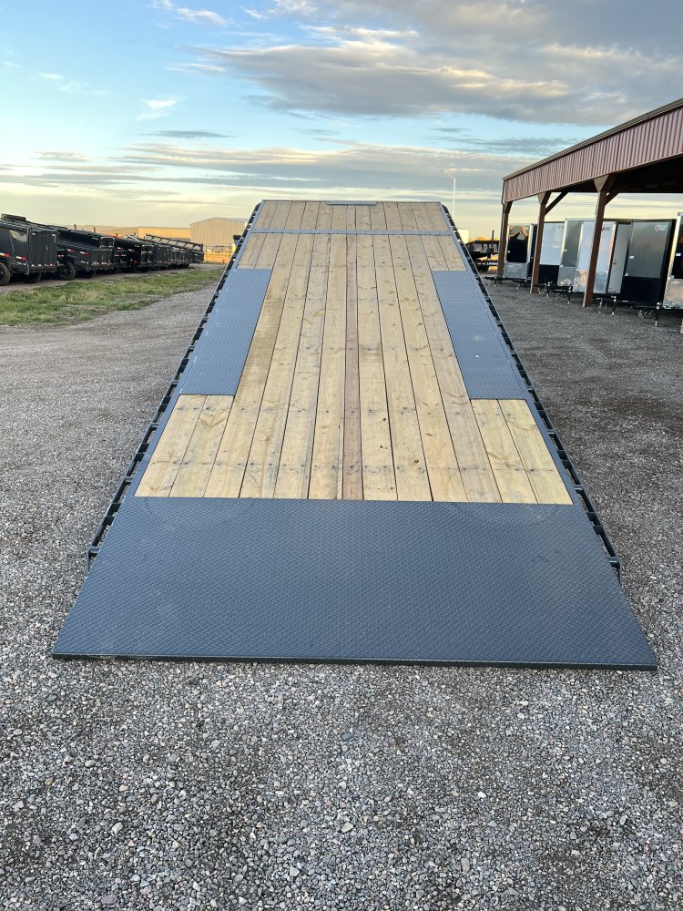 102"x26' Lamar Equipment