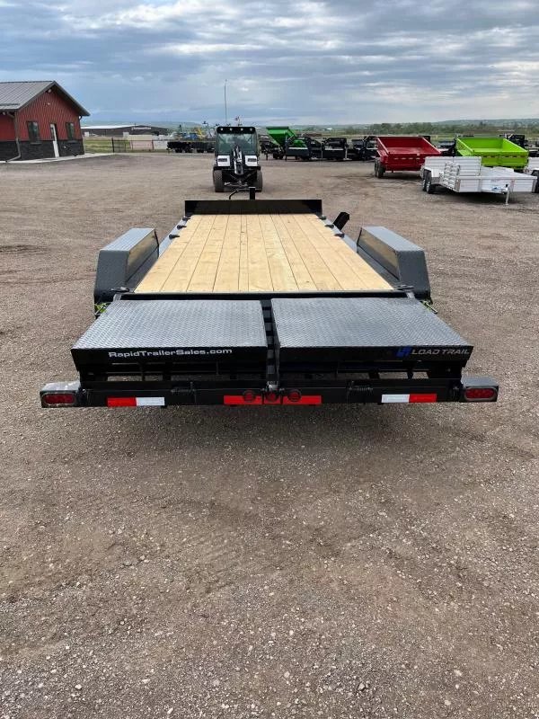 x Load Trail Equipment