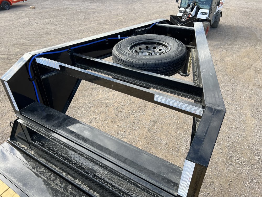 102"x28' Load Trail Equipment