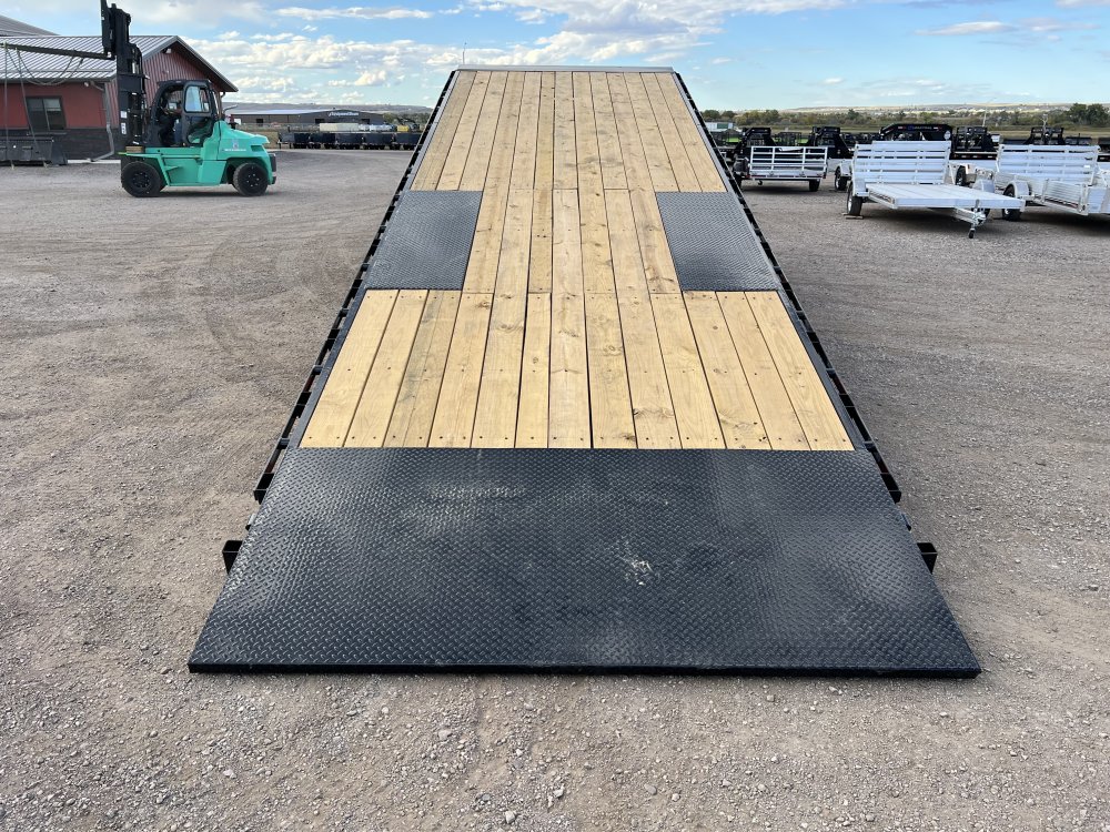 102"x28' Load Trail Equipment
