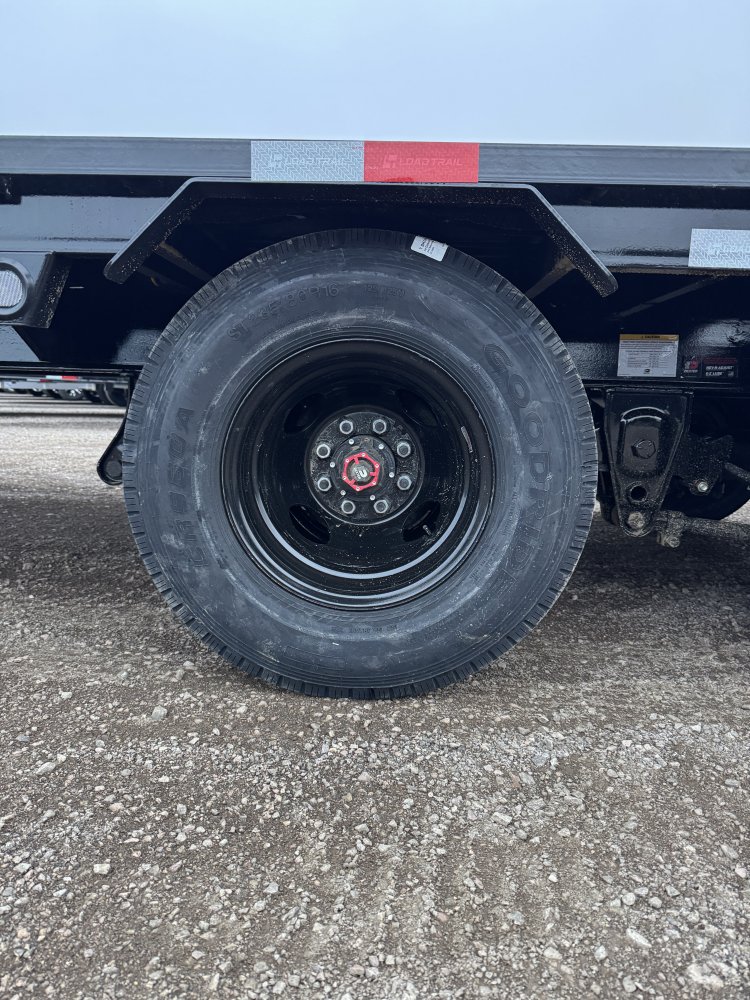 102"x32' Load Trail Equipment