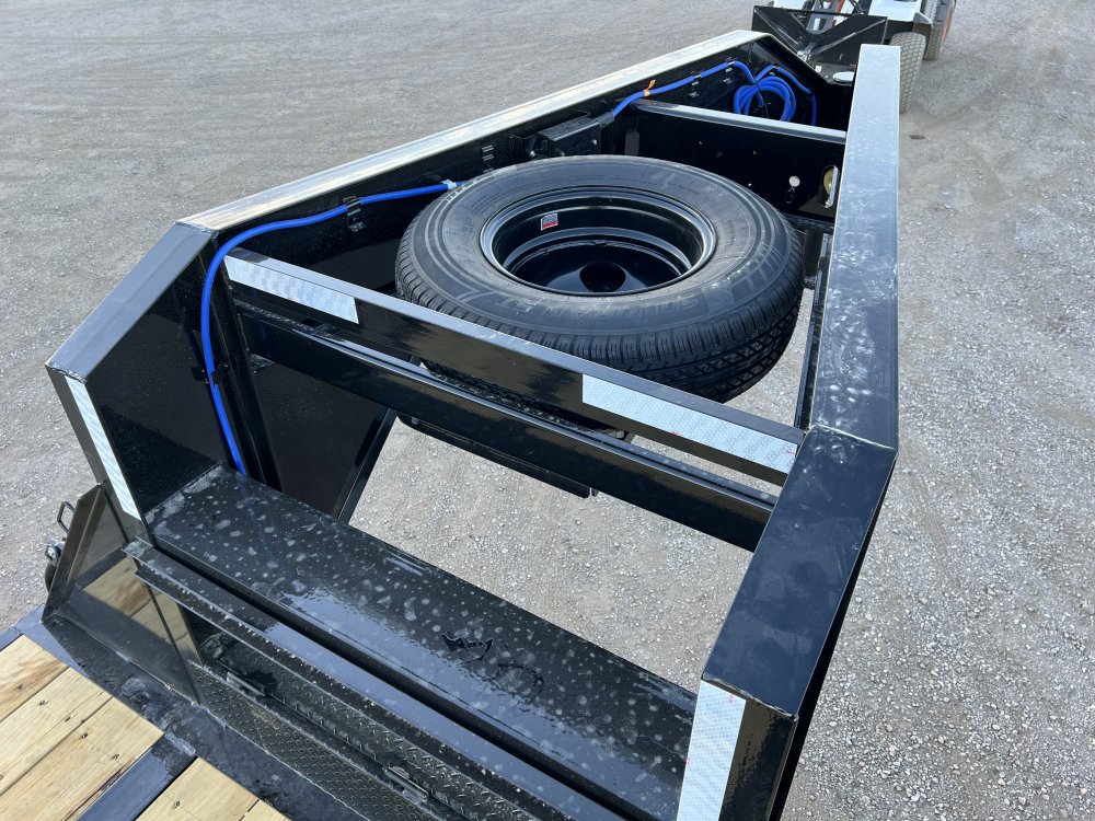 102"x32' Load Trail Equipment