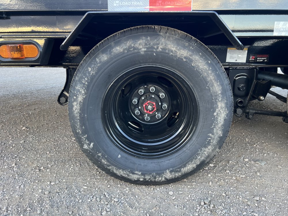 102"x32' Load Trail Equipment