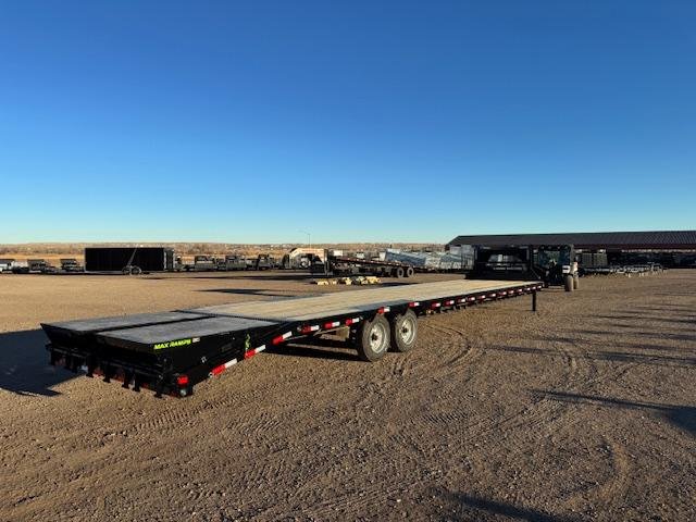x Load Trail Equipment