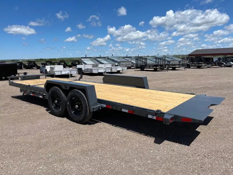 x Lamar Trailers Equipment