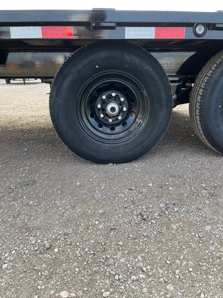 x Load Trail Equipment