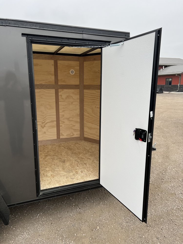 6'x10' Cross Enclosed Cargo