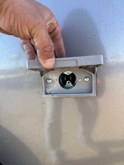 7.5'x14' NEO Enclosed Cargo