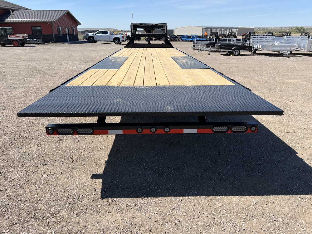 102"x32' Load Trail Equipment