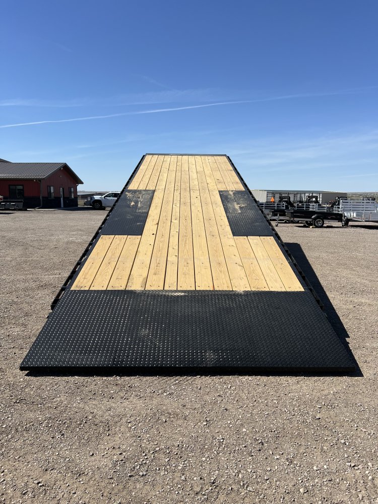 102"x32' Load Trail Equipment