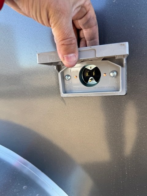 7.5'x12' NEO Enclosed Cargo