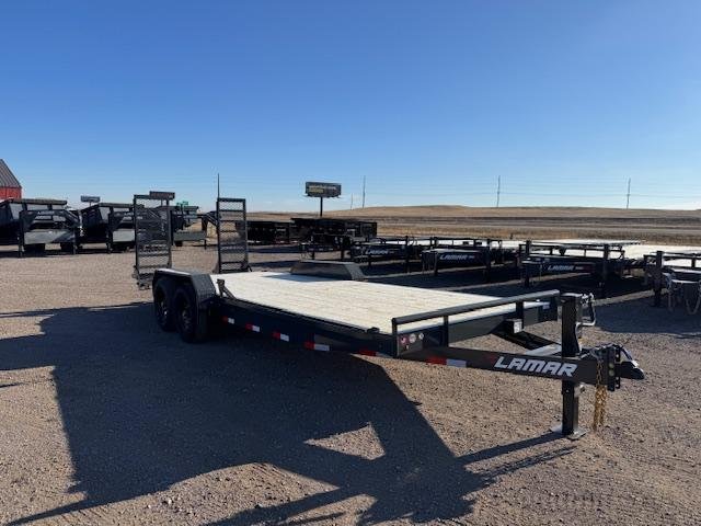 x Lamar Trailers Equipment