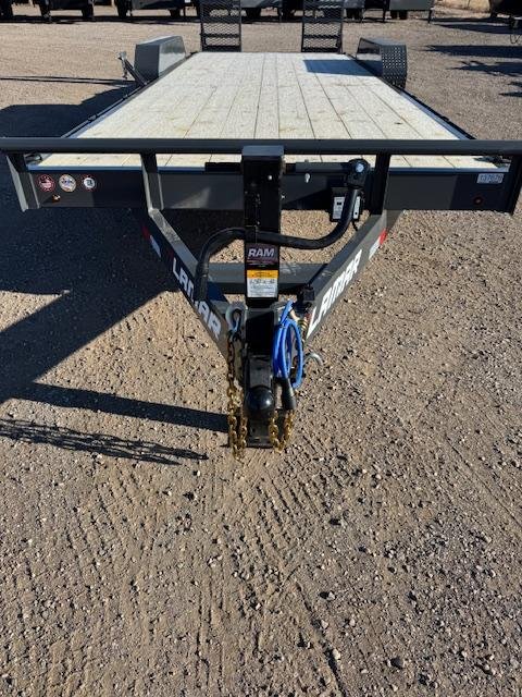 x Lamar Trailers Equipment