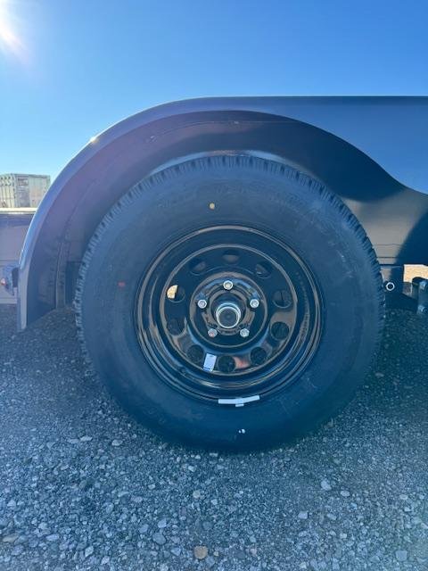 x Lamar Trailers Equipment
