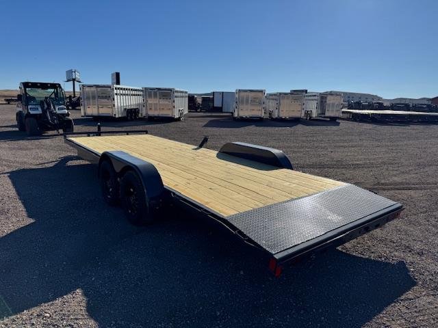 x Lamar Trailers Equipment