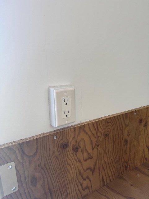 7.5'x29' NEO Trailers Enclosed Cargo