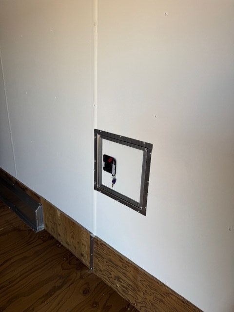 7.5'x29' NEO Trailers Enclosed Cargo