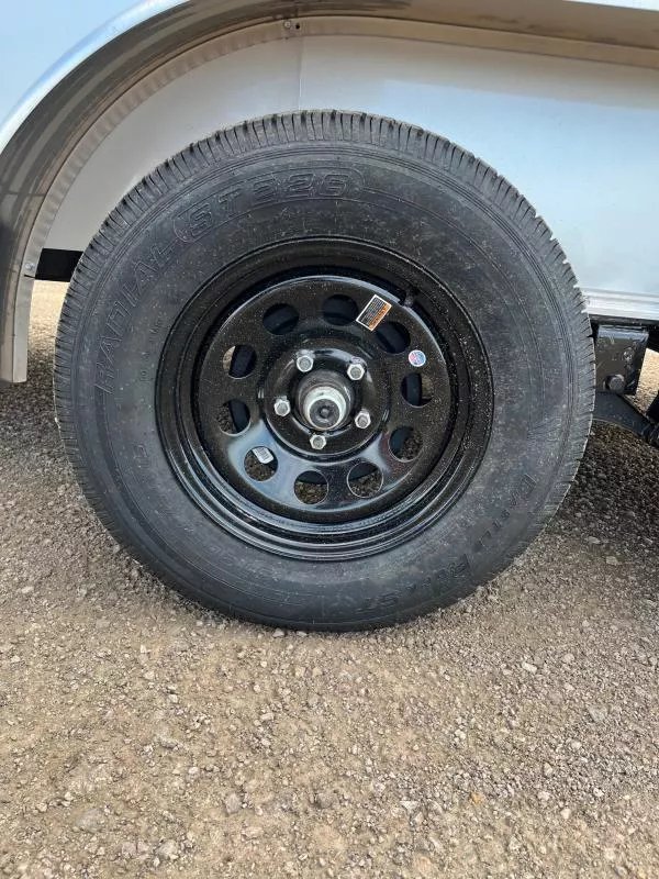 x R & M Mfg. Inc Enclosed Cargo