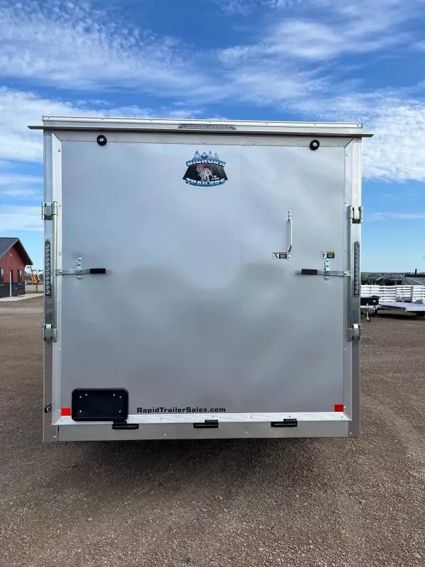 x R & M Mfg. Inc Enclosed Cargo