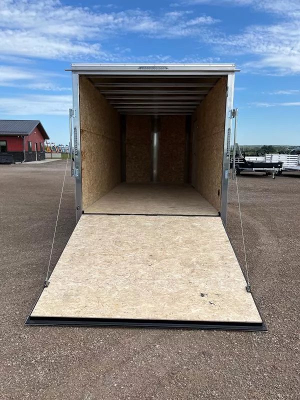 x R & M Mfg. Inc Enclosed Cargo