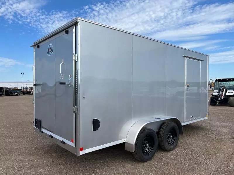 x R & M Mfg. Inc Enclosed Cargo
