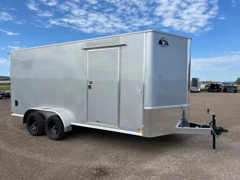 x R & M Mfg. Inc Enclosed Cargo
