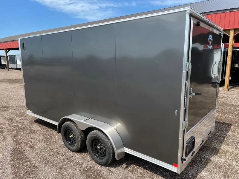 x R & M Mfg. Inc Enclosed Cargo