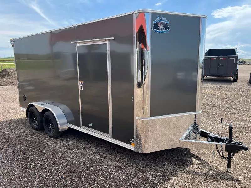 x R & M Mfg. Inc Enclosed Cargo