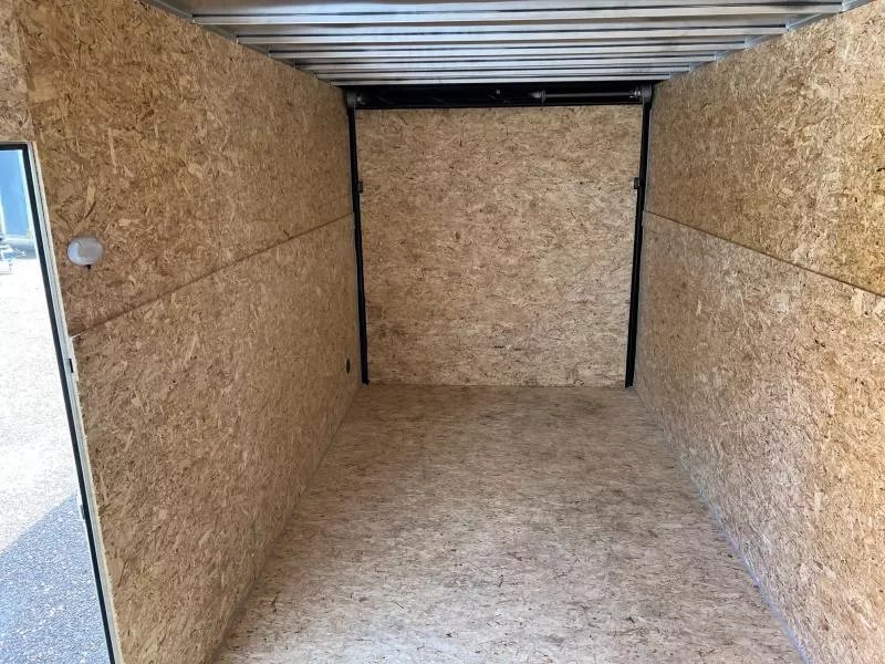 x R & M Mfg. Inc Enclosed Cargo
