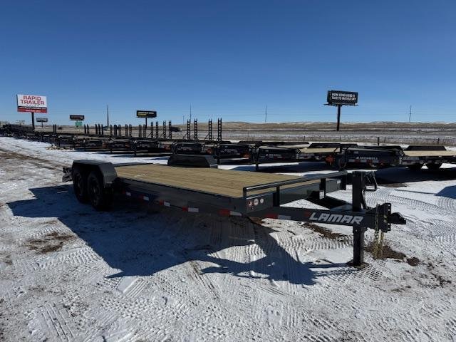 x Lamar Trailers Equipment