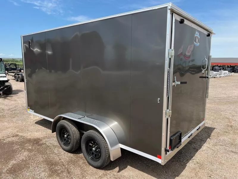 x R & M Mfg. Inc Enclosed Cargo