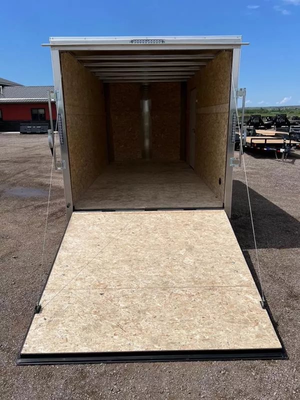 x R & M Mfg. Inc Enclosed Cargo