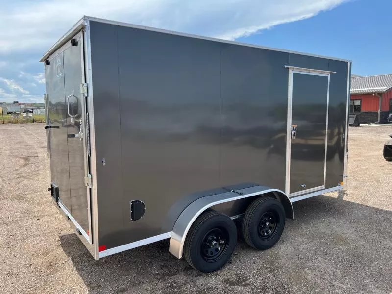 x R & M Mfg. Inc Enclosed Cargo