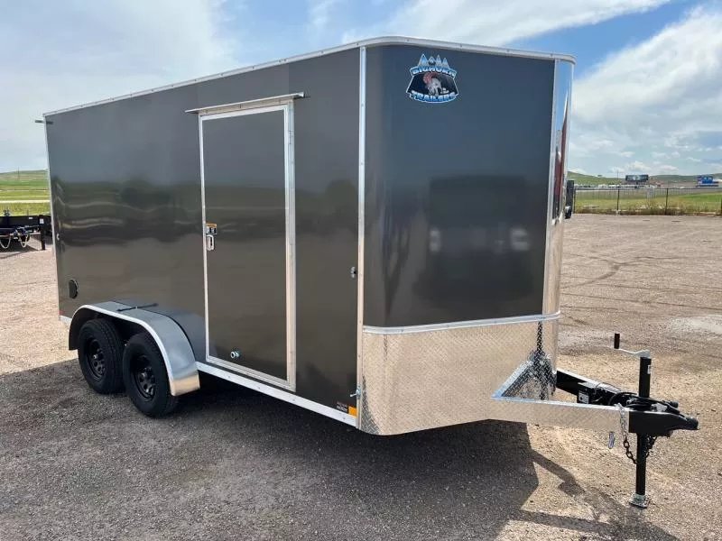 x R & M Mfg. Inc Enclosed Cargo