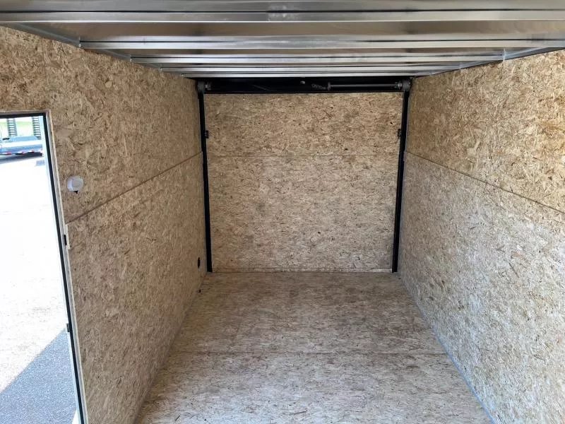 x R & M Mfg. Inc Enclosed Cargo