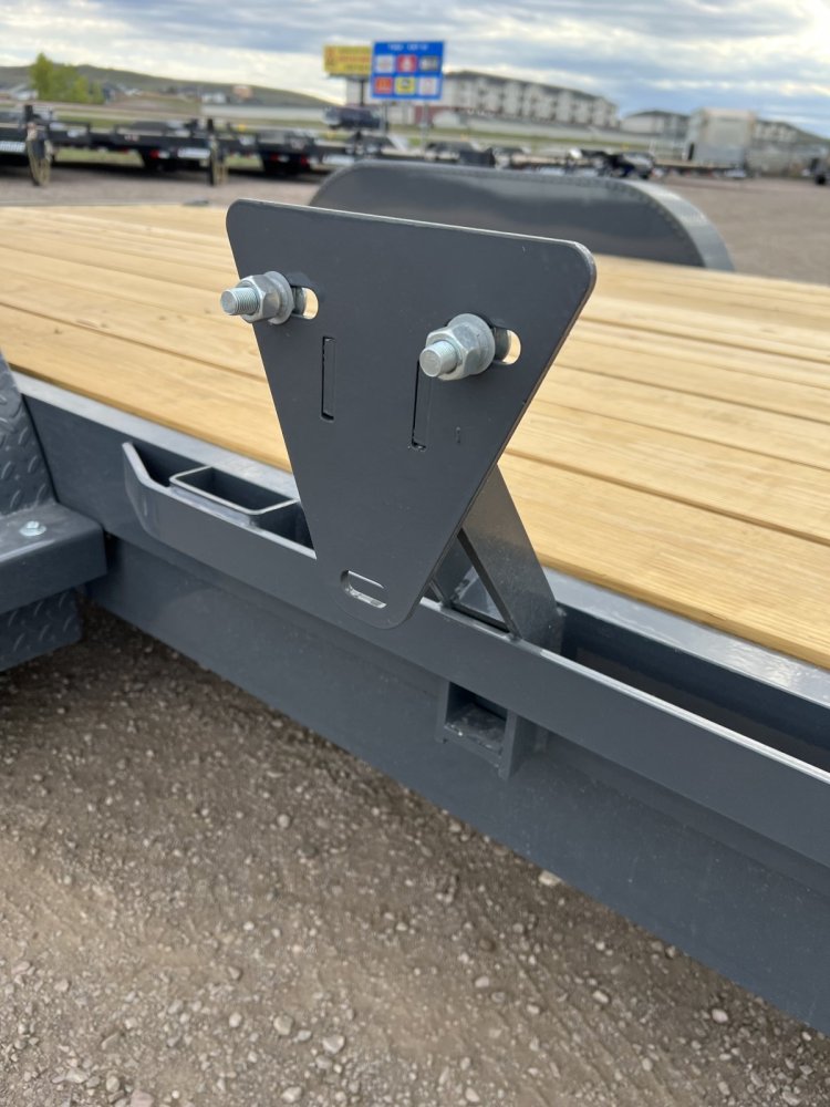83"x18' Lamar Equipment