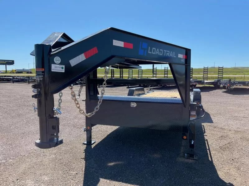 x Load Trail Equipment
