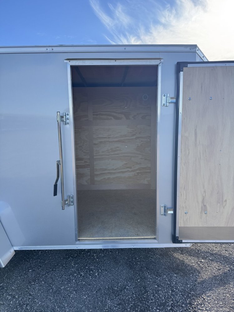 6'x12' Cross Enclosed Cargo