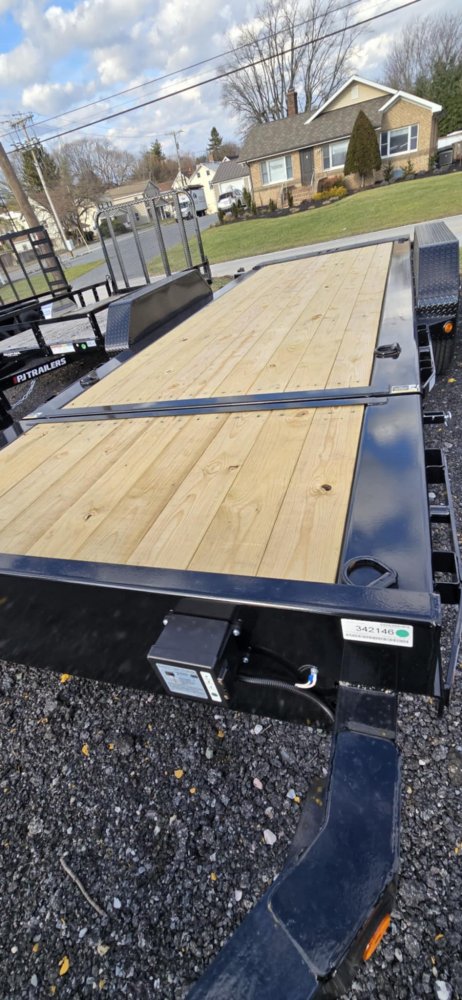 7x20 Load Trail Tilt Deck