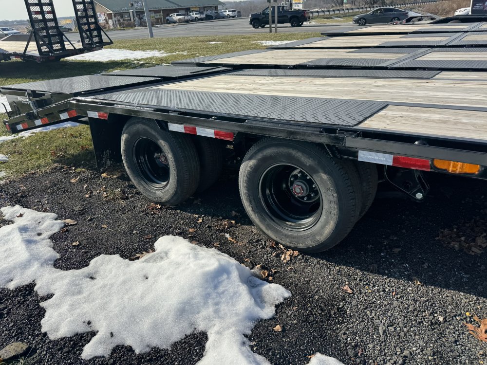 8.5x28 PJ Trailers Gooseneck