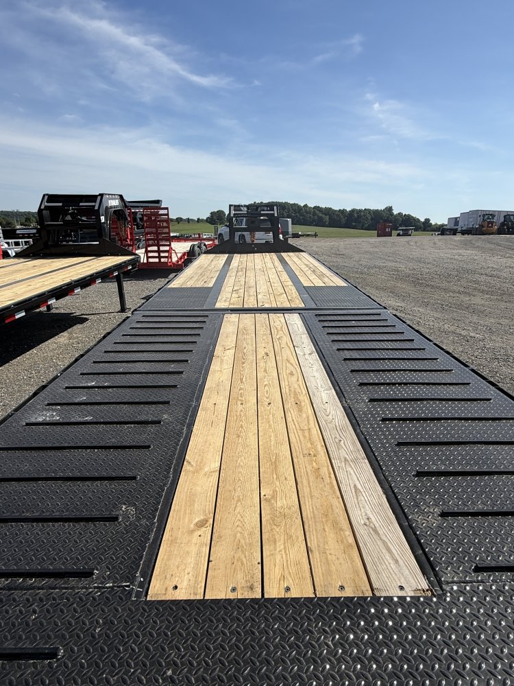 8.5x34 PJ Trailers Gooseneck