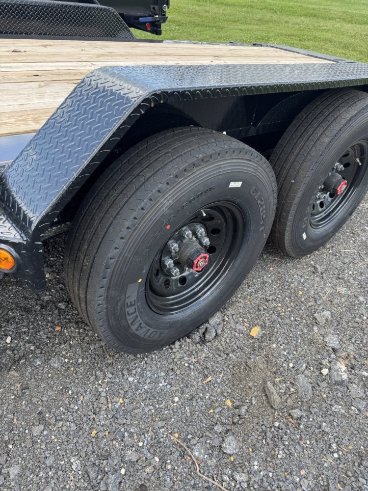 7x20 Load Trail Tilt Deck